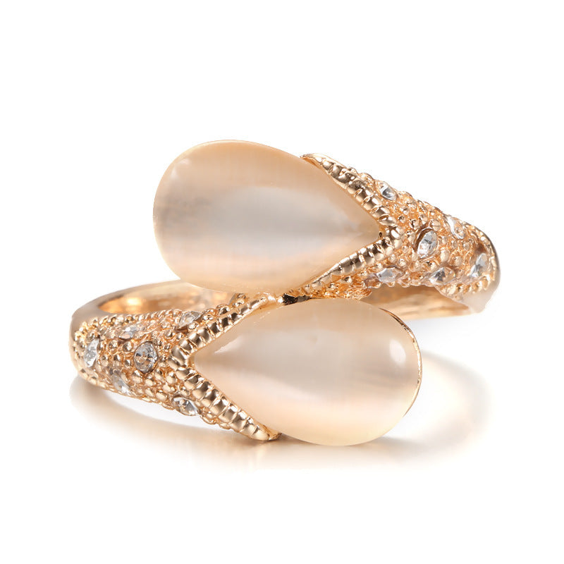 Drop-shaped white gemstone ring