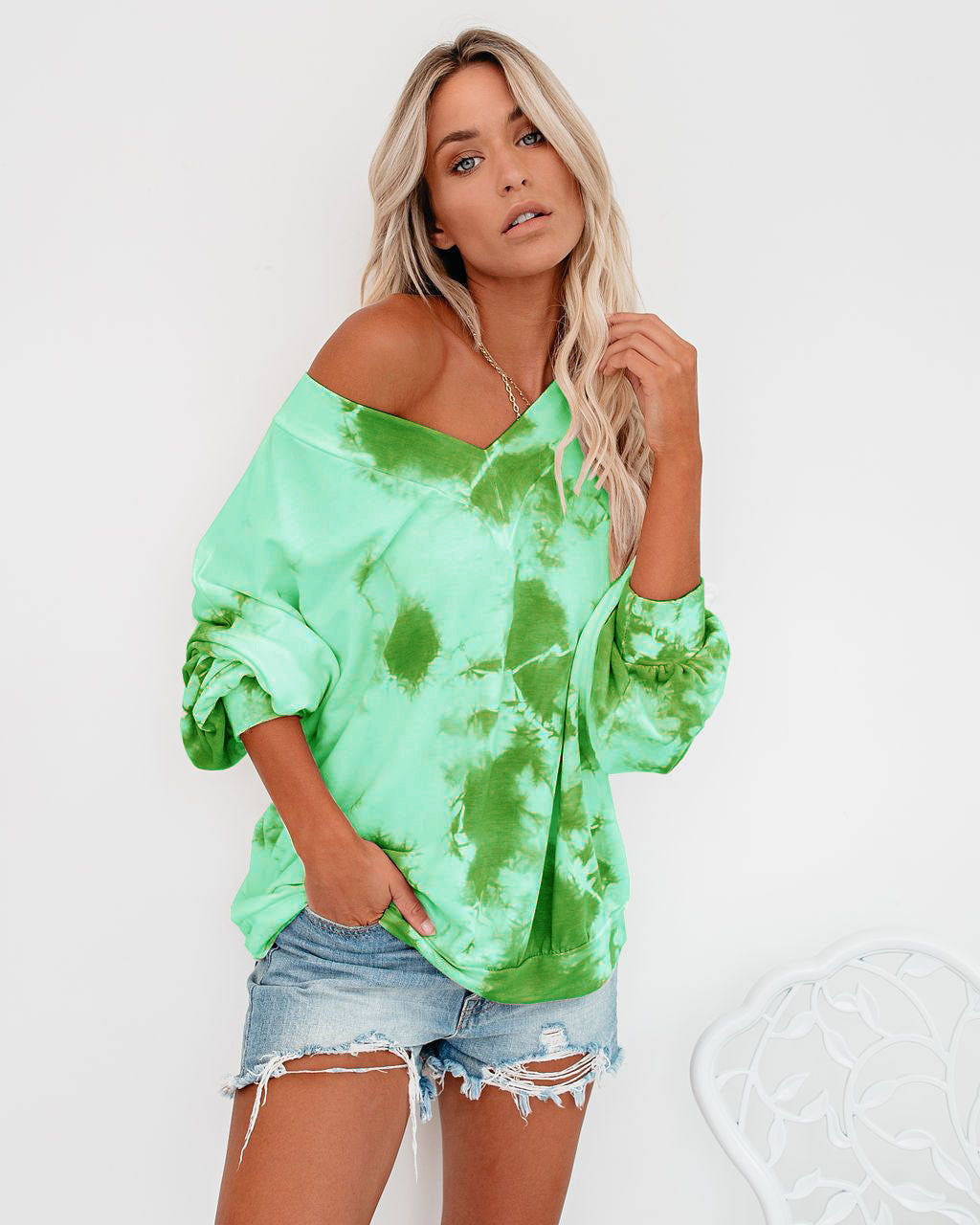 Women's V-neck Painted Floral Print Long Sleeve Pullover