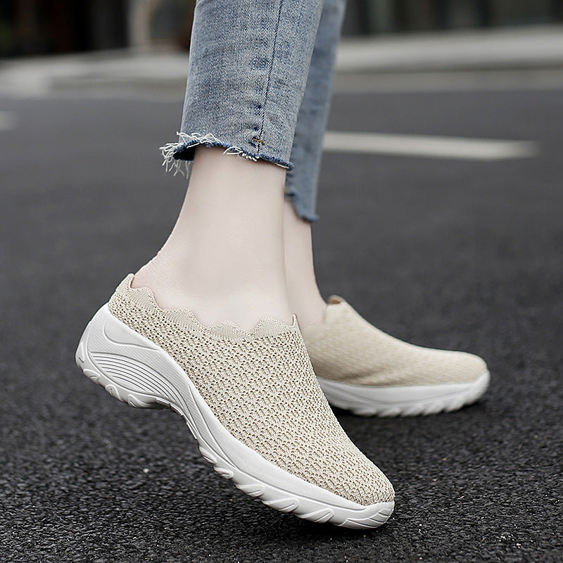 Summer Old Beijing Cloth Shoes Women Mesh Surface Breathable Mother Shoes