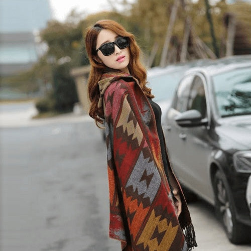 Europe and the United States autumn and winter new retro national wind hooded cape shawl bohemian tourism horn buckle shawl