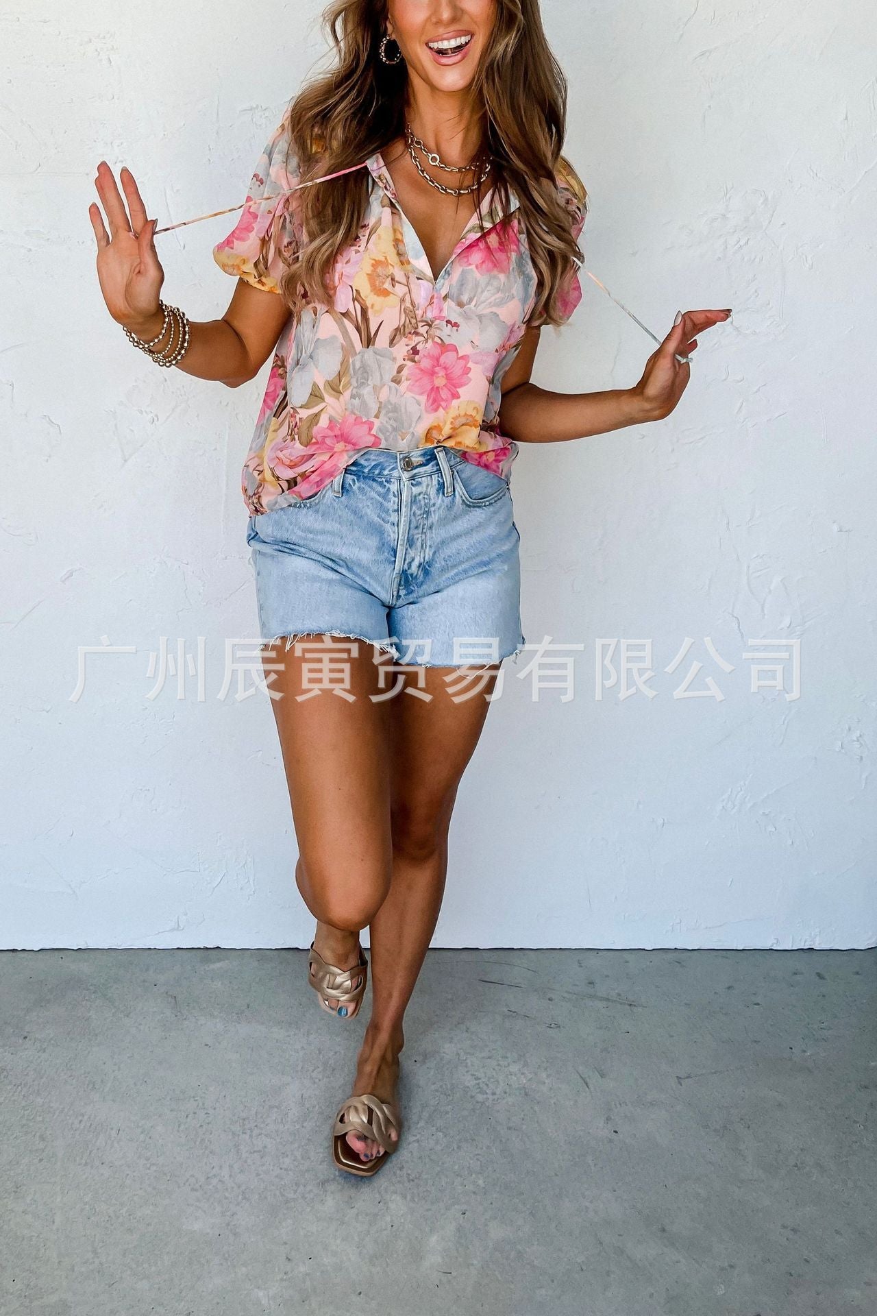 V-neck Puff Sleeve Floral Loose T-shirt