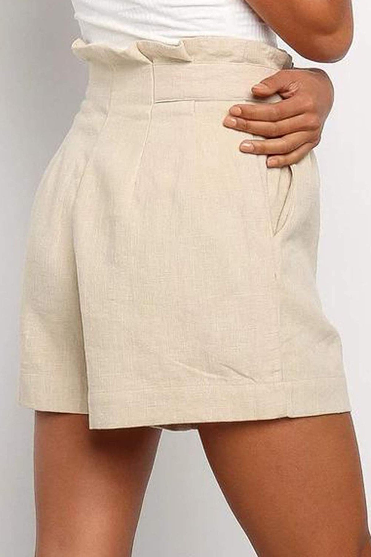 Loose cotton and linen wide-leg shorts