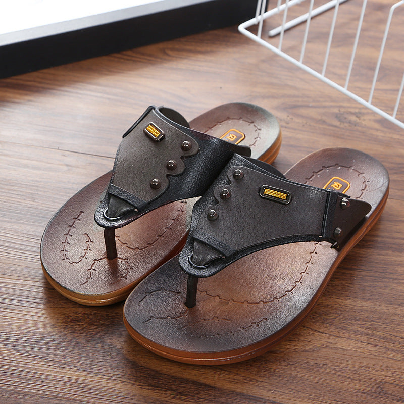 Men wear breathable flip-flops