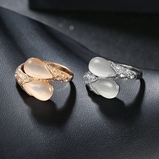 Drop-shaped white gemstone ring