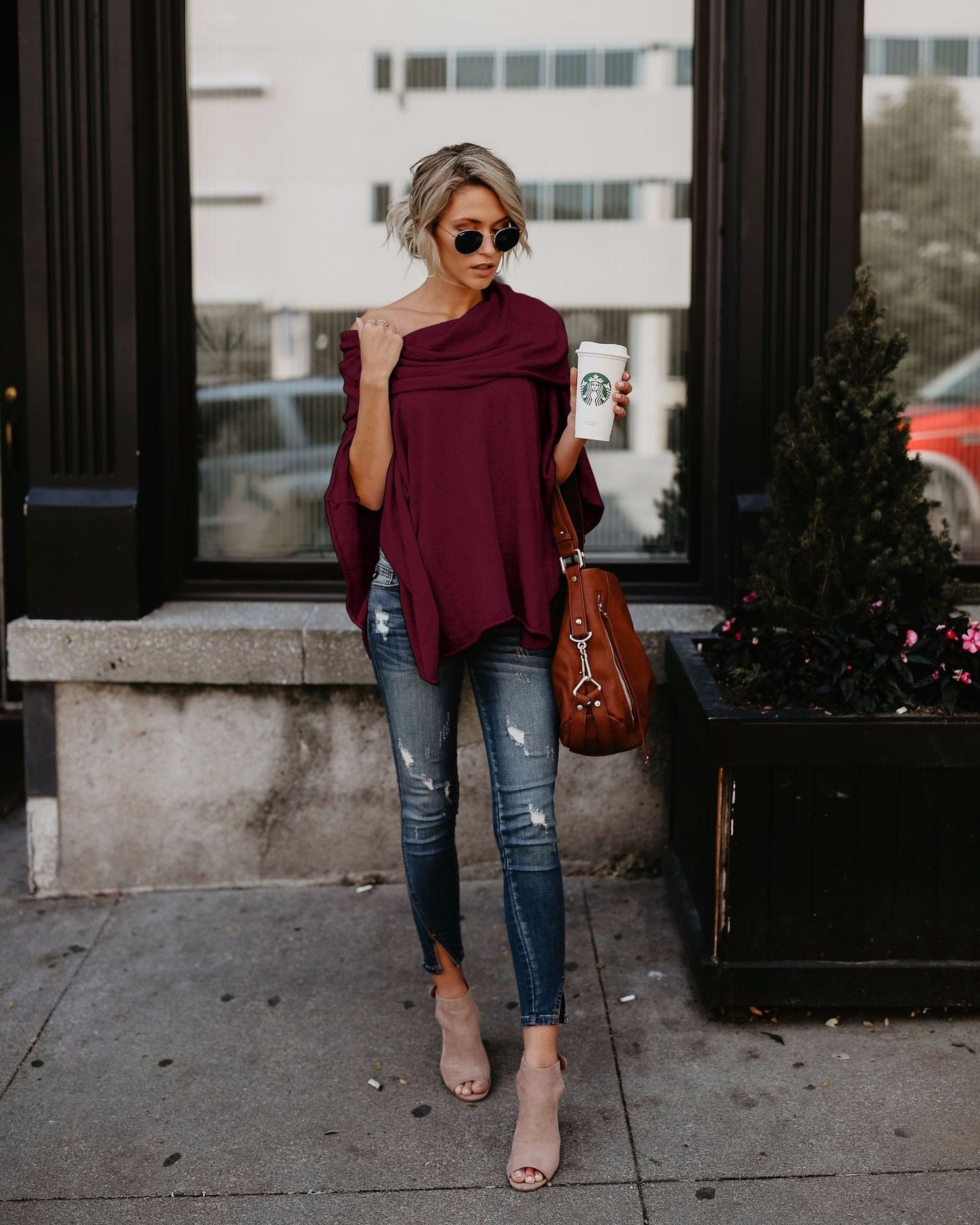 Off-the-shoulder top T-shirt