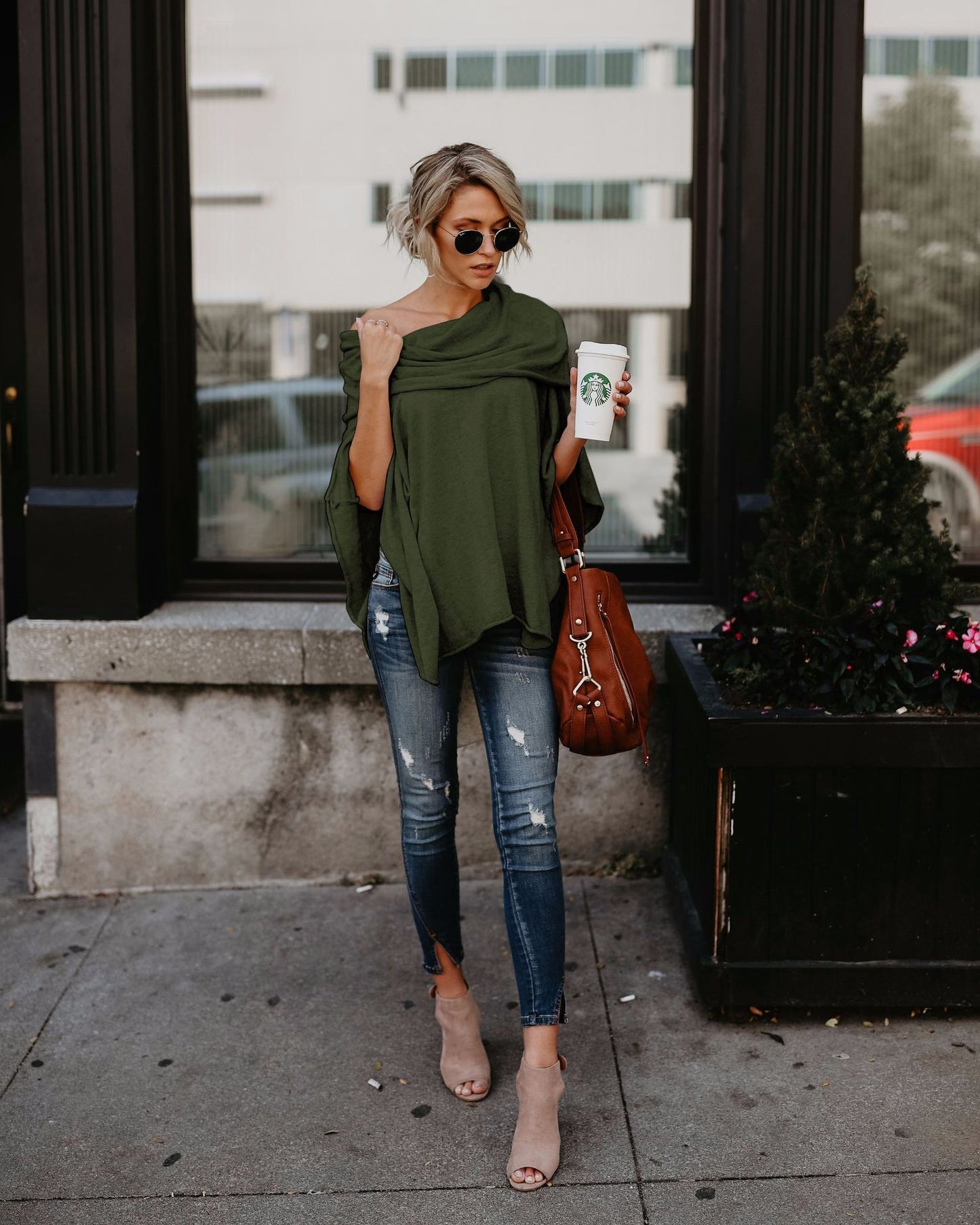 Off-the-shoulder top T-shirt