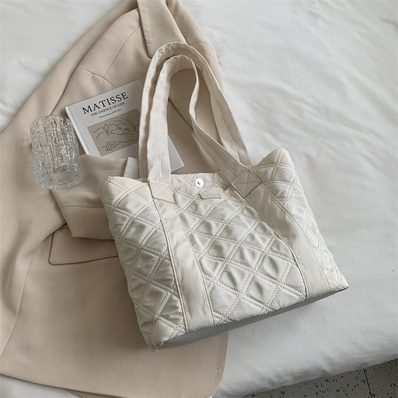 New Fashion Lingge Embroidered Thread Shoulder Bag