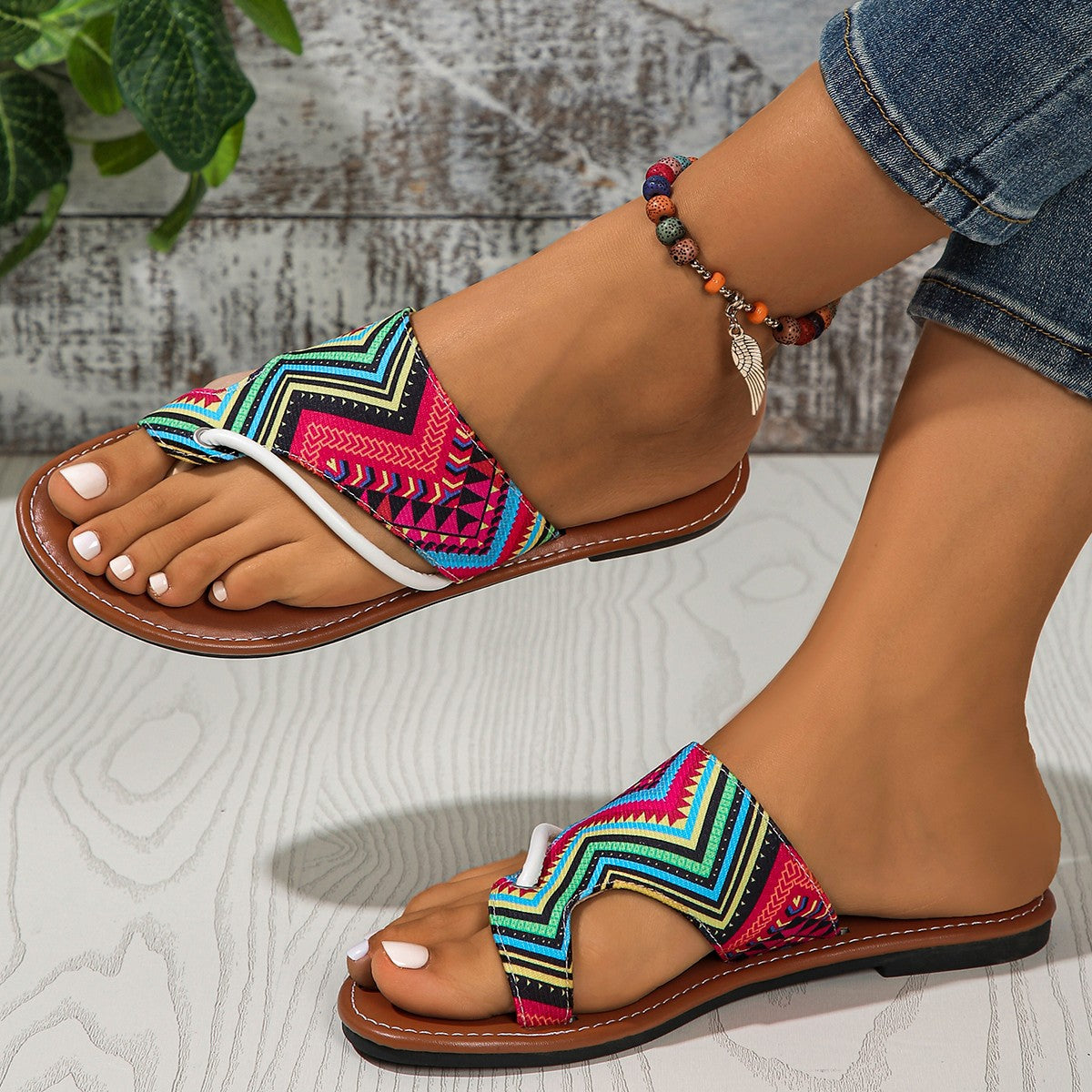 Women's Breathable Printed Toe Covering Plus Size Sandals