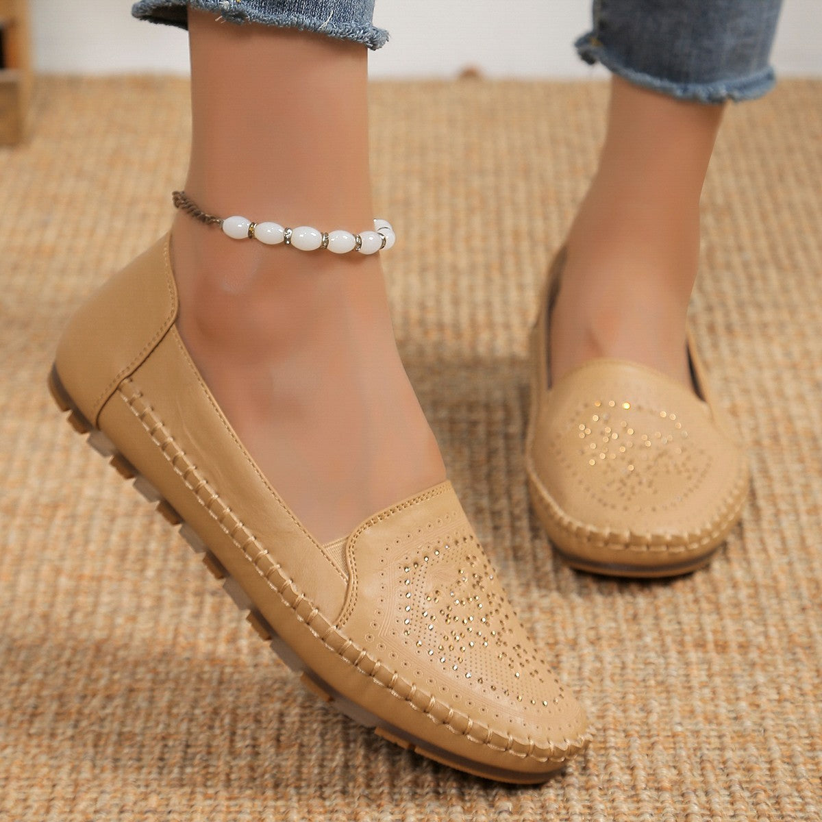 Handmade Stitching Gommino Solid Color Casual Women's Shoes